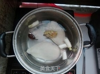 柠檬鸡丝的做法步骤:2