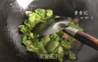 莴笋肉炒丁香鱼的做法步骤:3