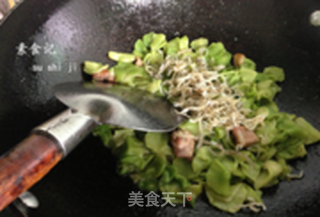 莴笋肉炒丁香鱼的做法步骤:4