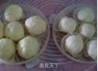 奶黄包的做法步骤：4