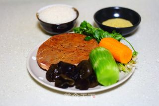 牛排盖浇饭的做法步骤：1