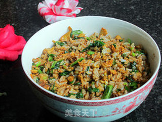 莴笋叶炒饭的做法步骤:11