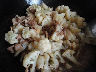 菜花炒肉的做法步骤:7