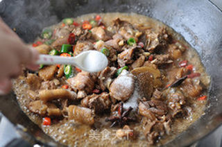 地锅鸡的做法步骤:13