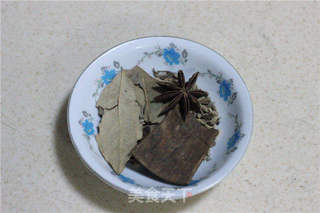五香卤鸭架的做法步骤:8