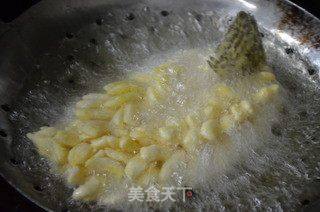 松鼠鳜鱼的做法步骤:9