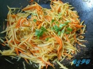 炒胡萝卜土豆丝的做法步骤:7