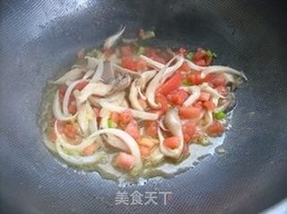 简单也营养——茄汁乌冬面的做法步骤：5