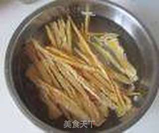 凉拌豆棍海带丝的做法步骤:2