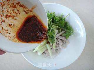 黄瓜拌肉丝的做法步骤:7
