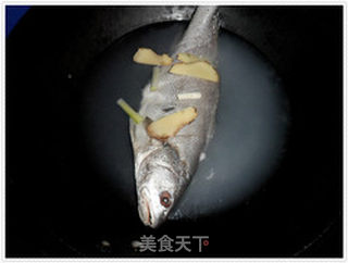 酱香鳘鱼的做法步骤：2
