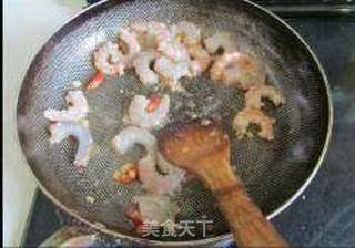 蚕豆炒虾仁的做法步骤:6