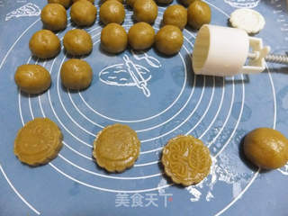 绿豆面桃酥的做法步骤:4