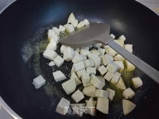 快手懒人餐-五彩馒头丁的做法步骤:4