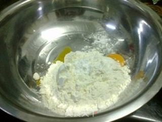 电压力锅蛋糕的做法步骤:2