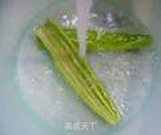 青椒培根炒面的做法步骤:2