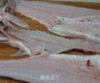 荆芥炖鱼的做法步骤：2