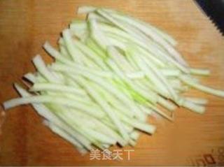 凉拌爽口西瓜皮的做法步骤:2
