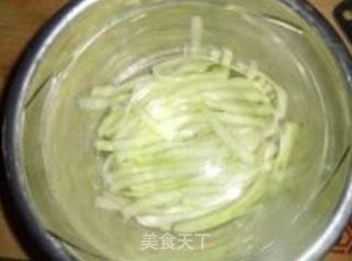 凉拌爽口西瓜皮的做法步骤:3
