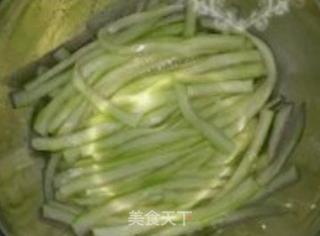 凉拌爽口西瓜皮的做法步骤:4