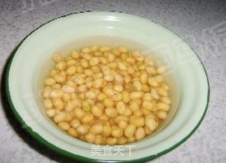 解馋的美容佳品----黄豆焖猪蹄的做法步骤:3