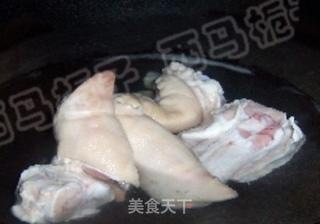 解馋的美容佳品----黄豆焖猪蹄的做法步骤:6