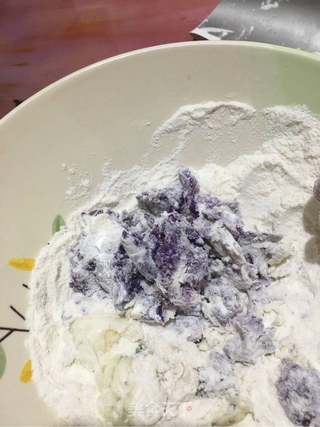 紫薯饺子的做法步骤:2