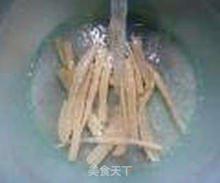 腐竹炒牛蛙的做法步骤:6