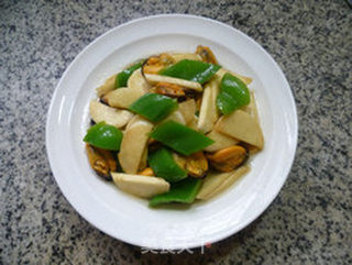 灯椒茭白炒淡菜的做法步骤:17
