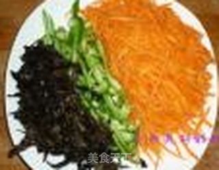 不辣版鱼香肉丝的做法步骤:2