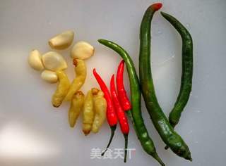 尖椒炒肥肠的做法步骤:3