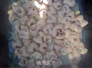 尖椒炒肥肠的做法步骤:7