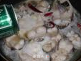 飘香啤酒鱼的做法步骤:4