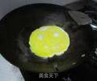 【蛋饼丝炒菠菜】--孕妈咪营养晚餐的做法步骤:5