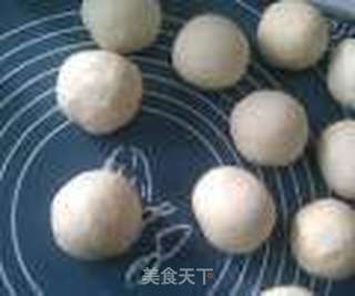 德式普雷结面包的做法步骤:2