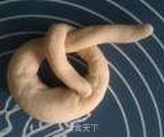 德式普雷结面包的做法步骤:6