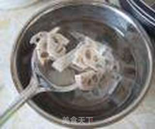 凉拌藕片的做法步骤:3