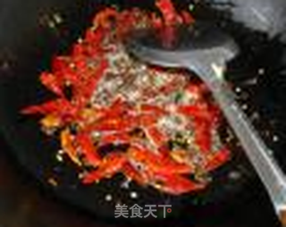 麻辣花生的做法步骤:5