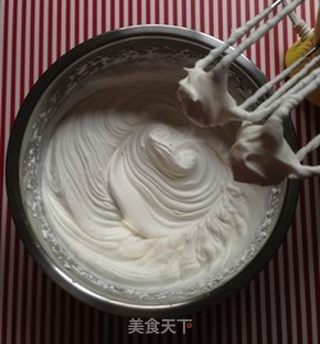 芒果樱桃鲜奶蛋糕的做法步骤:18