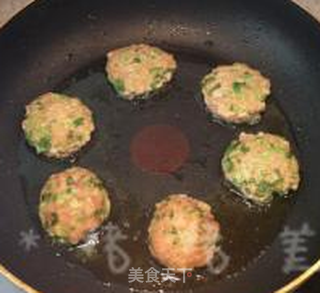 降血压的美食-----香芹小肉饼的做法步骤:6