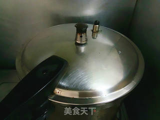 酱肘子的做法步骤:6