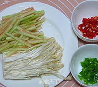 【萧丫头】辣拌西瓜皮金针菇的做法步骤:2