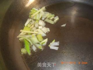 辣肠炒茭瓜的做法步骤：4