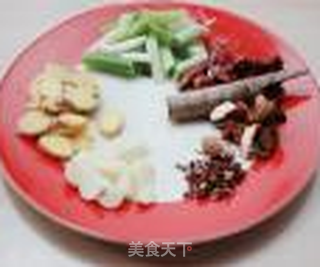 绝城芋儿鸡的做法步骤：1