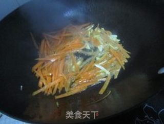 【胡萝卜丝炒莴笋】--孕妈咪16周菜谱的做法步骤:4