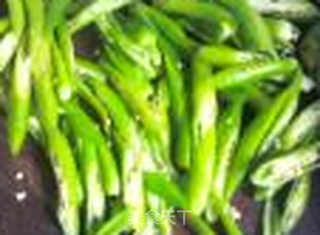 尖椒肉片 (正中的)的做法步骤:3