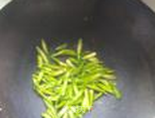 尖椒肉片 (正中的)的做法步骤:5