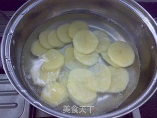 芝香土豆花肉的做法步骤:3