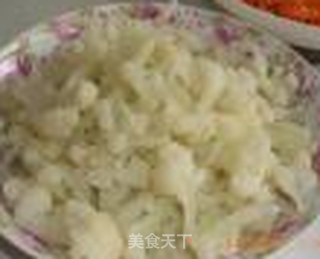 红椒拌花菜的做法步骤:3