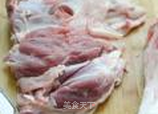 自制五香酱肘子的做法步骤:2